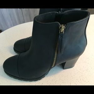 clarks verona peach boots